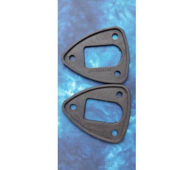 Комплект прокладок кронштейна протисонячного козирка ГАЗ-13, ГАЗ-21, ГАЗ-22, ГАЗ-23 - Інтернет-магазин <RETRO-RTI>